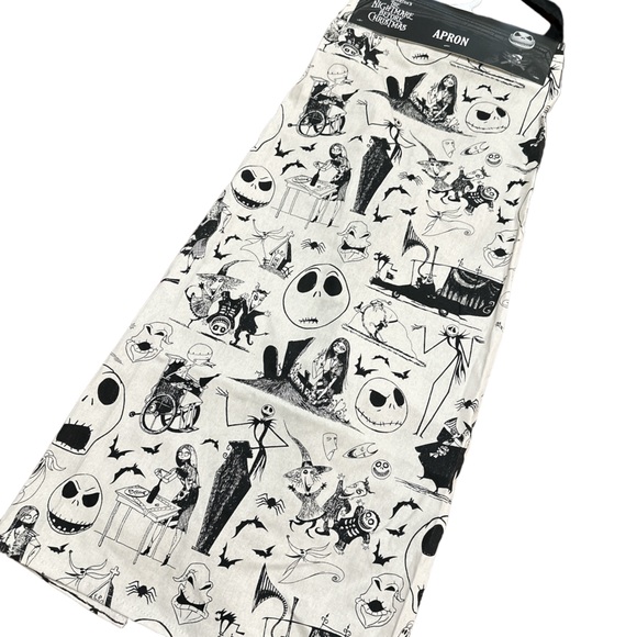 NEW Disney Tim Burton’s THE NIGHTMARE BEFORE CHRISTMAS Apron - Picture 3 of 5
